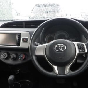 TOYOTA VITZ 2015/5 F