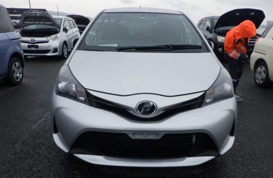 TOYOTA VITZ 2015/5 F