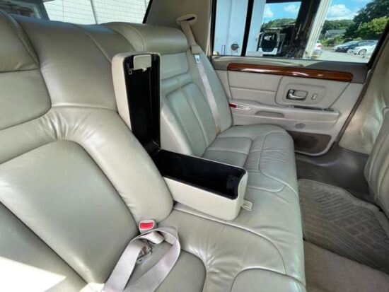 Cadillac Concourse 4.6 / electric leather seat (Pearl) - Image 21