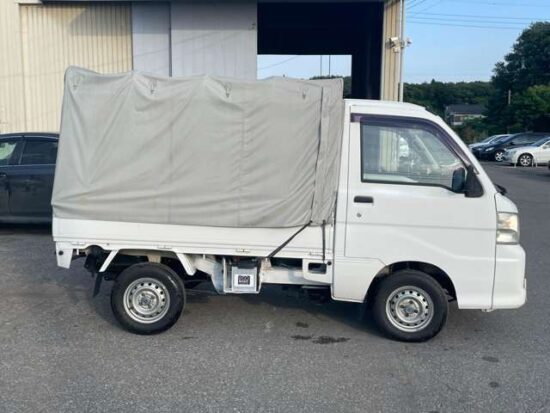 Daihatsu Hijet Truck 660 Special 3-Way 4WD (White) - Image 26