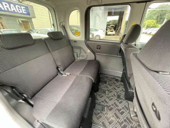 DAIHATSU TANTO 660 CUSTOM RS / SINGLE SIDE ELECTRIC SLIDING DOOR / BENCH SEAT (PEARL WHITE) - Image 11