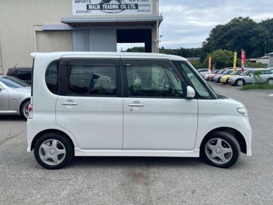 DAIHATSU TANTO 660 CUSTOM RS / SINGLE SIDE ELECTRIC SLIDING DOOR / BENCH SEAT (PEARL WHITE) - Image 21