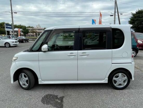 DAIHATSU TANTO 660 CUSTOM RS / SINGLE SIDE ELECTRIC SLIDING DOOR / BENCH SEAT (PEARL WHITE) - Image 16