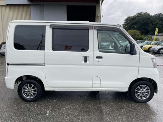 DAIHATSU HIJET CARGO 660 SPECIAL 4WD / Sliding Doors on Both Sides / Aluminum Wheels (White) - Image 33