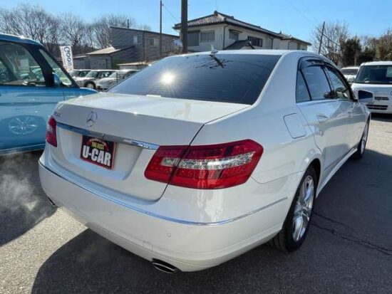 Mercedes-Benz E-Class E300 Avantgarde / Aluminum Wheels / Sunroof (White) - Image 38