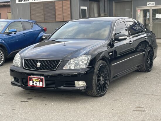 TOYOTA CROWN ATHLETE 2.5 PREMIUM EDITION / BACK CAMERA / ALUMINUM WHEELS (BLACK)