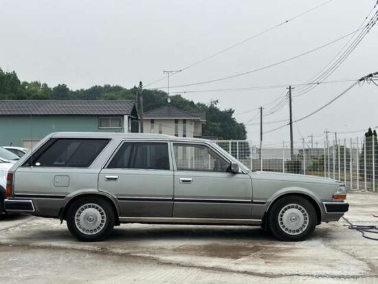 Nissan Gloria Wagon 2.8 28D/6 GL Diesel (Silver) - Image 45