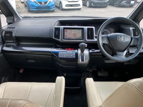 Honda Step Wagon 2.0 Spada Z /ETC/Car Navigation/Back Camera (White Pearl) - Image 14